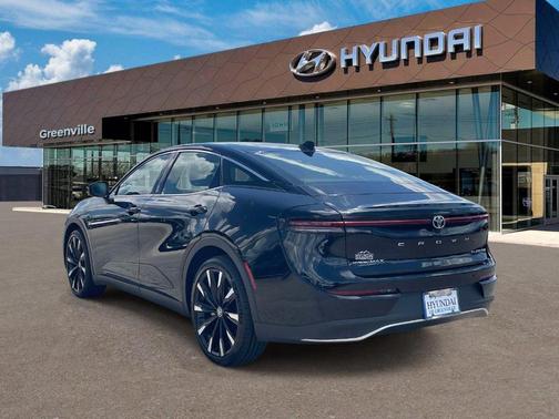 Black 2023 Toyota Crown Platinum