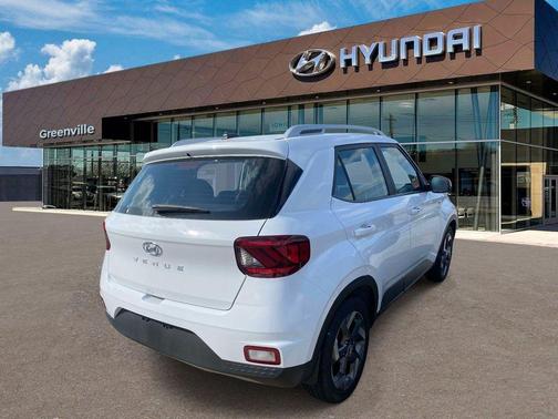 Lunar 2025 Hyundai VENUE SEL