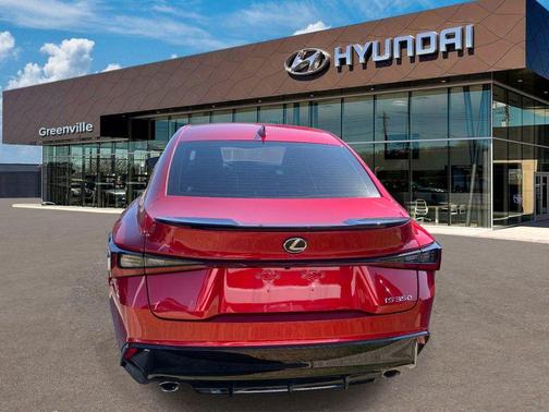 Infrared 2023 Lexus IS 350 F Sport