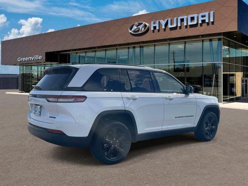 Bright White Clearcoat 2023 Jeep Grand Cherokee Limited