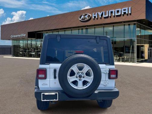 Bright White Clearcoat 2018 Jeep Wrangler Unlimited Sport