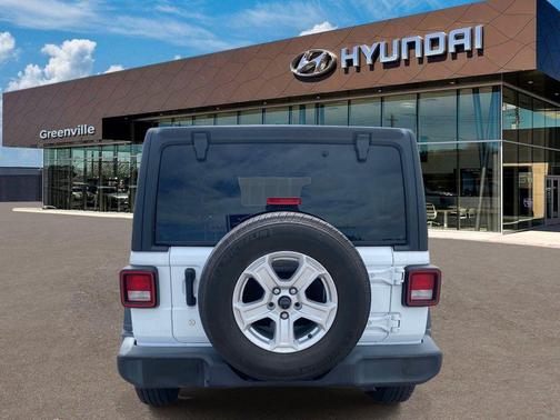 Bright White Clearcoat 2018 Jeep Wrangler Unlimited Sport