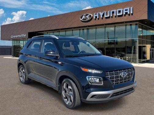 Onyx Black 2025 Hyundai VENUE SEL