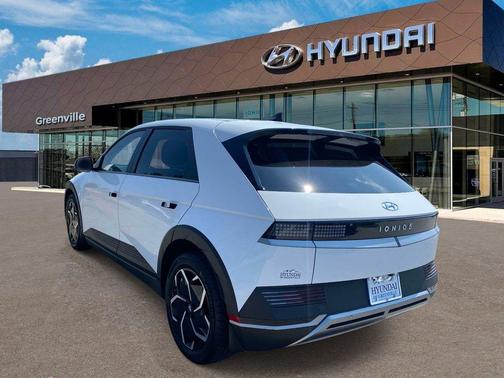 2024 Hyundai IONIQ 5 SE