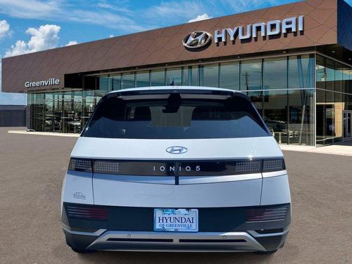 2024 Hyundai IONIQ 5 SE