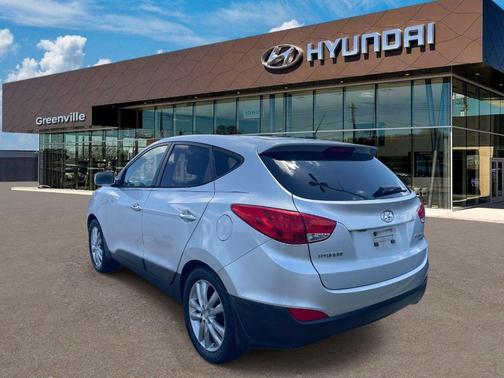 Diamond Silver 2011 Hyundai TUCSON Limited