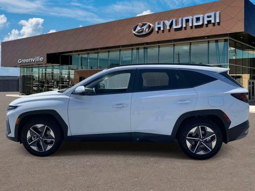 White Pearl 2026 Hyundai TUCSON SEL