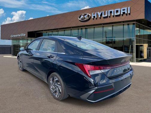 Black 2025 Hyundai ELANTRA Limited