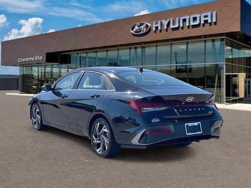 Black 2025 Hyundai ELANTRA Limited