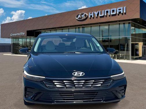 Black 2025 Hyundai ELANTRA Limited