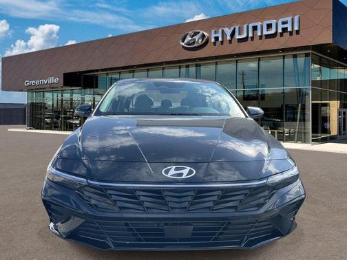 Black 2025 Hyundai ELANTRA Limited
