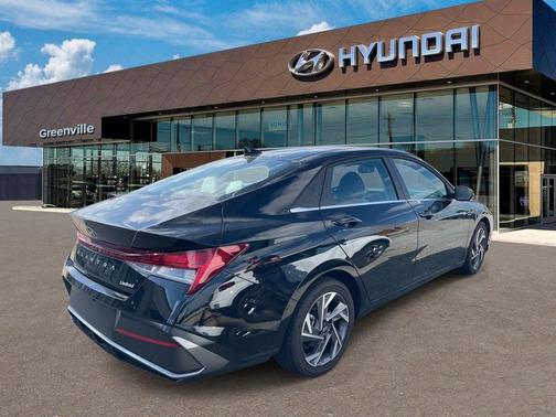 Black 2025 Hyundai ELANTRA Limited