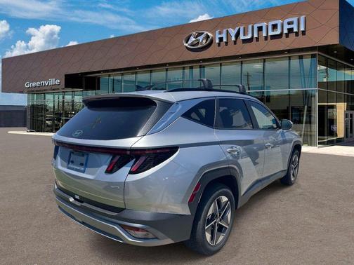 Shimmering Silver 2026 Hyundai TUCSON SEL Premium