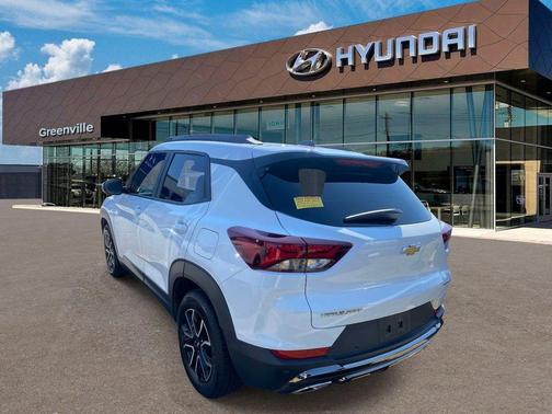 Summit White 2021 Chevrolet Trailblazer ACTIV