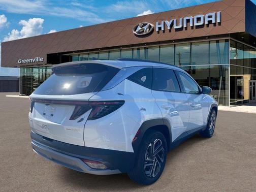 Pearl 2026 Hyundai TUCSON Hybrid Limited