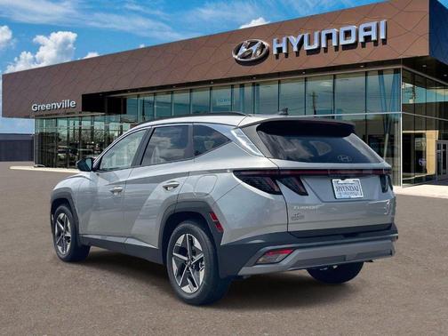Shimmering Silver 2026 Hyundai TUCSON SEL Premium