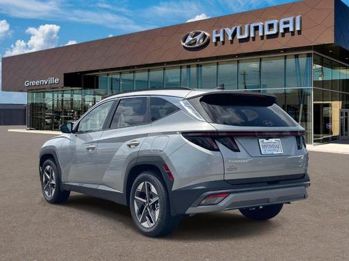 Shimmering Silver 2026 Hyundai TUCSON SEL Premium