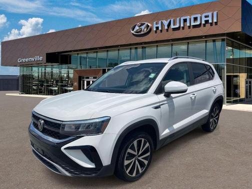 Pure White 2022 Volkswagen Taos 1.5T SE