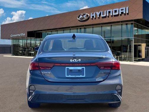 Gravity Gray 2023 Kia Forte LXS
