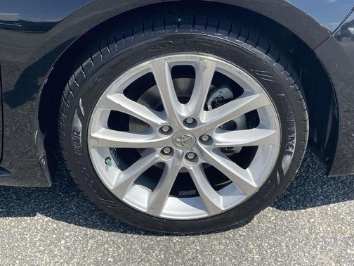 Attitude Black Metallic 2015 Toyota Avalon Limited