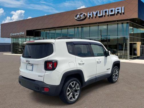 Alpine White 2017 Jeep Renegade Latitude
