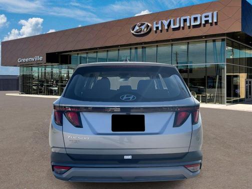 Shimmering Silver 2026 Hyundai TUCSON SE