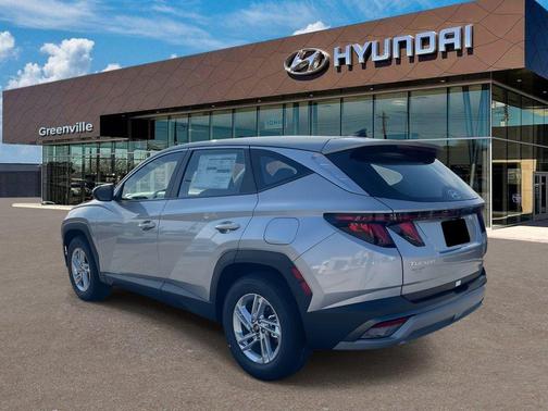 Shimmering Silver 2026 Hyundai TUCSON SE