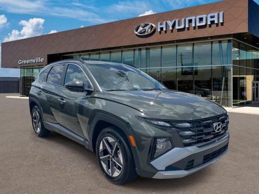 Green 2025 Hyundai TUCSON SEL