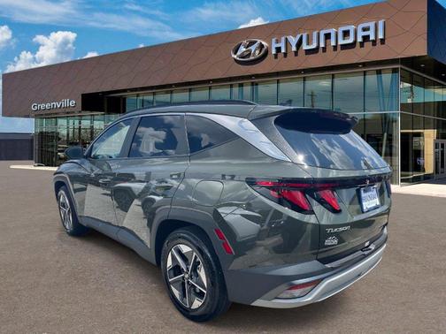 Green 2025 Hyundai TUCSON SEL