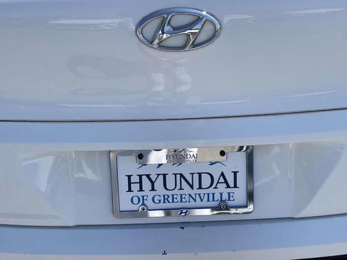 Dazzling White 2018 Hyundai TUCSON SEL