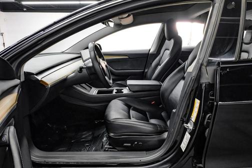Black 2022 Tesla Model 3 Base