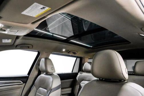 Deep Black Pearl Effect 2021 Volkswagen Atlas 3.6L SEL Premium