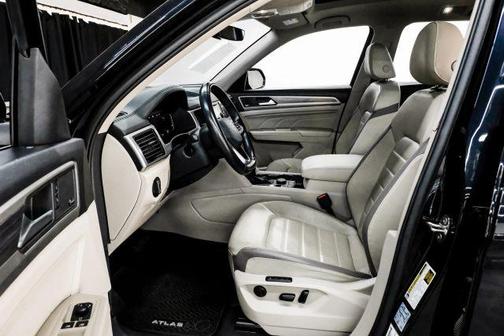 Deep Black Pearl Effect 2021 Volkswagen Atlas 3.6L SEL Premium
