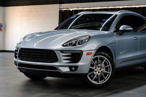 Silver Metallic 2017 Porsche Macan S