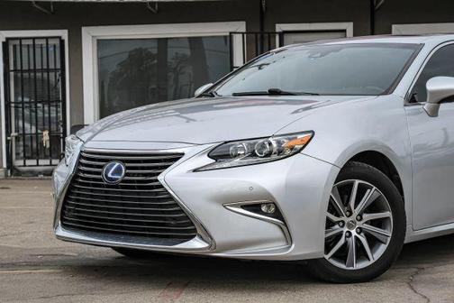2016 Lexus ES 300h Base