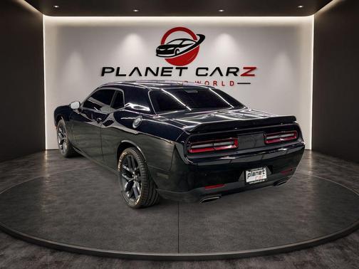 Pitch Black Clearcoat 2023 Dodge Challenger SXT