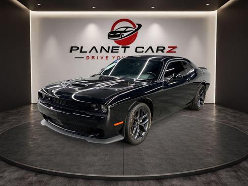 Pitch Black Clearcoat 2023 Dodge Challenger SXT
