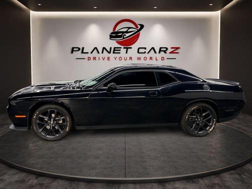 Pitch Black Clearcoat 2023 Dodge Challenger SXT