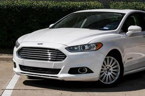 2016 Ford Fusion Hybrid SE