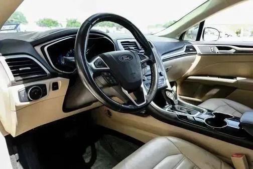 2016 Ford Fusion Hybrid SE