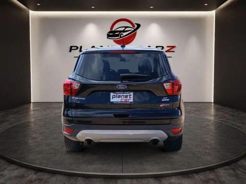 Black Metallic 2019 Ford Escape SE