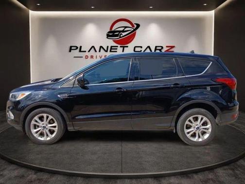 Black Metallic 2019 Ford Escape SE