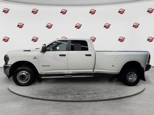 Bright White Clearcoat 2023 RAM 3500 Big Horn