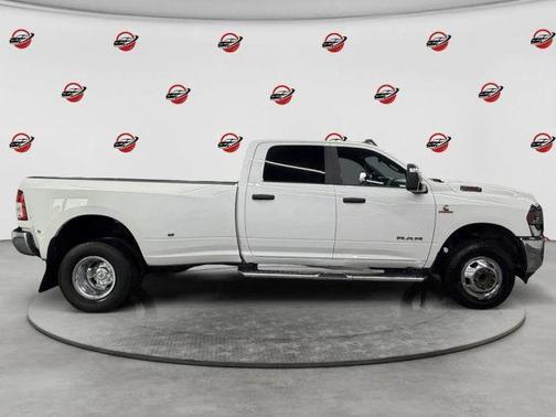 Bright White Clearcoat 2023 RAM 3500 Big Horn