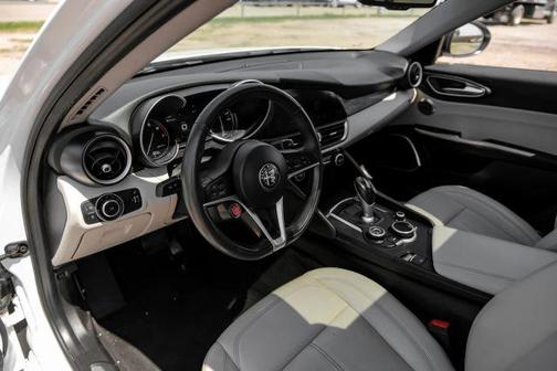 2019 Alfa Romeo Giulia Base