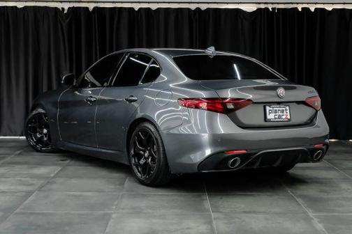 Vesuvio Gray Metallic 2021 Alfa Romeo Giulia Base