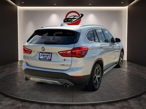 Glacier Silver Metallic 2018 BMW X1 sDrive28i