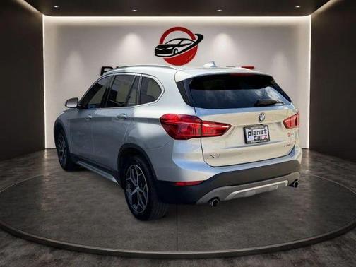 Glacier Silver Metallic 2018 BMW X1 sDrive28i