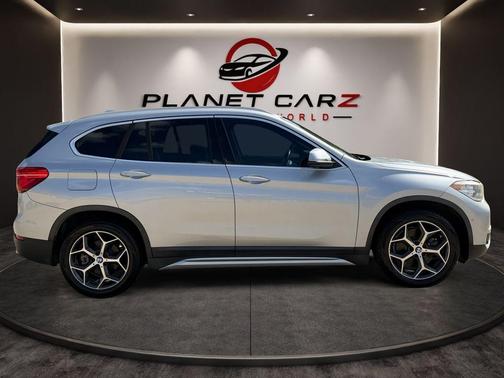 Glacier Silver Metallic 2018 BMW X1 sDrive28i