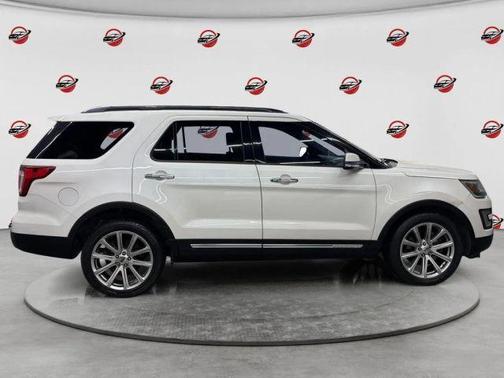 White Platinum Clearcoat Metallic 2016 Ford Explorer Limited
